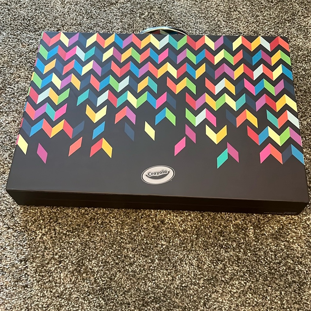 Crayola Brief Case coloring set